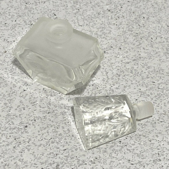 Vintage perfume bottle & stopper clear crystal & frosted glass scent container - Picture 10 of 10